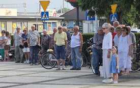 ieszkańcy podczas obchod&oacute;w 1 sierpnia
