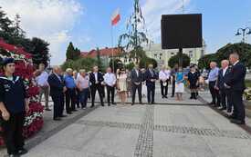 Uczestnicy obchod&oacute;w 1 sierpnia
