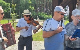 nordic walking senior&oacute;w pod wieżę widokową (4)