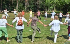 nordic walking senior&oacute;w pod wieżę widokową (1)
