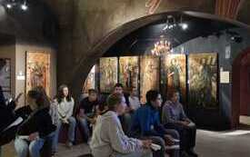 grupa Niemc&oacute;w w Muzeum Ikon