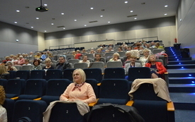 uczestnicy wykładu inaugurującego wykłady na uniwersytecie trzeciego wieku w Łapach (9)