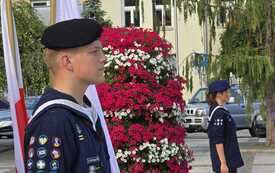 Warta honorowa harcerzy